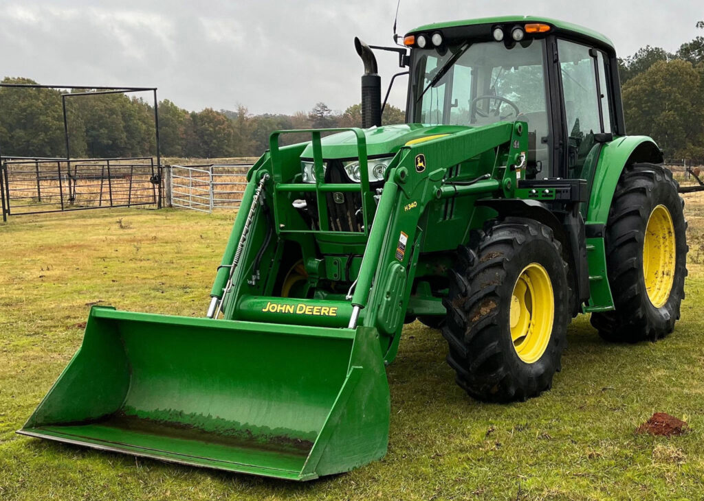 2013 John Deere 6125M MFWD