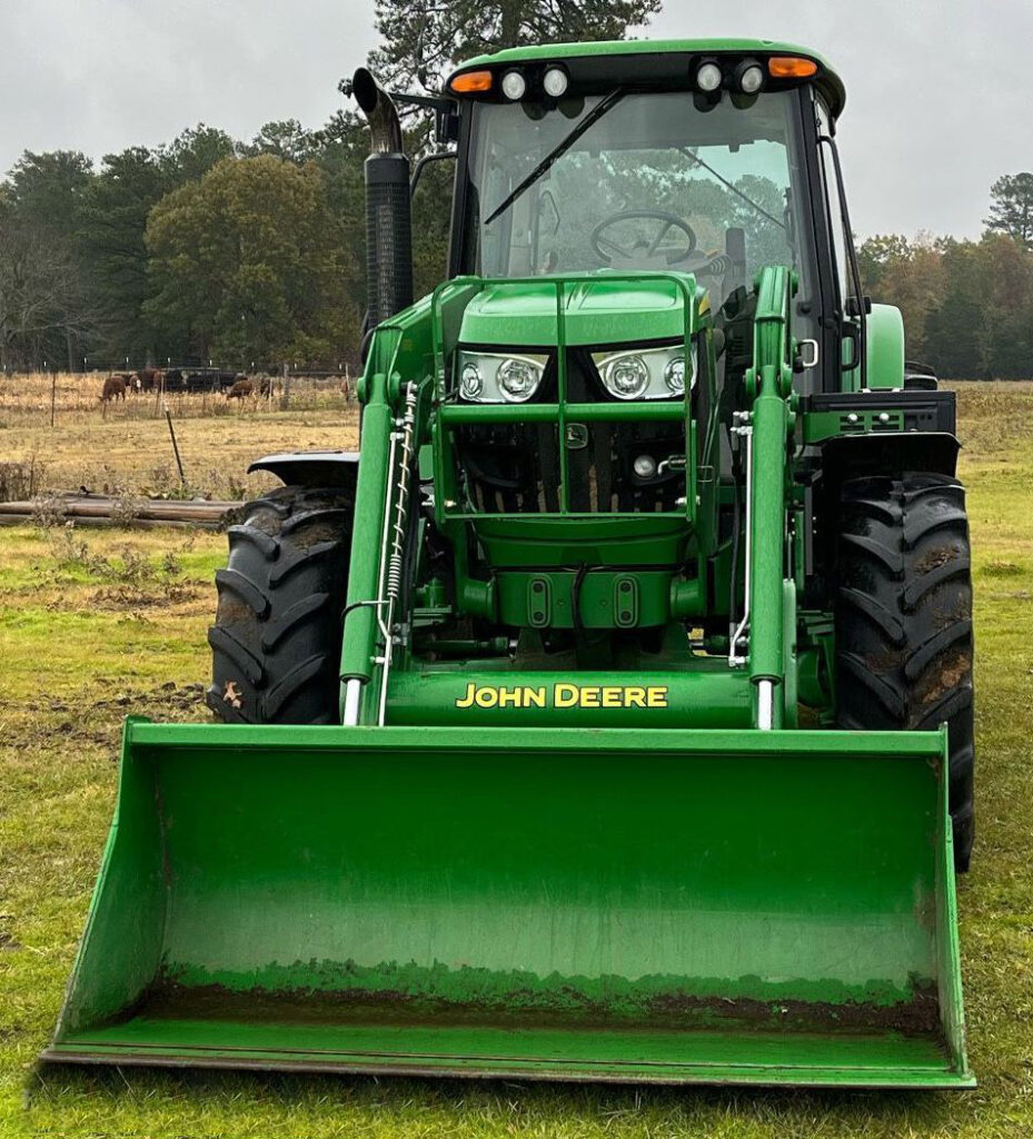 2013 John Deere 6125M MFWD