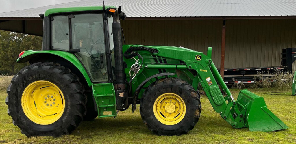 2013 John Deere 6125M MFWD