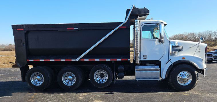 2016 Freightliner Coronado 122SD